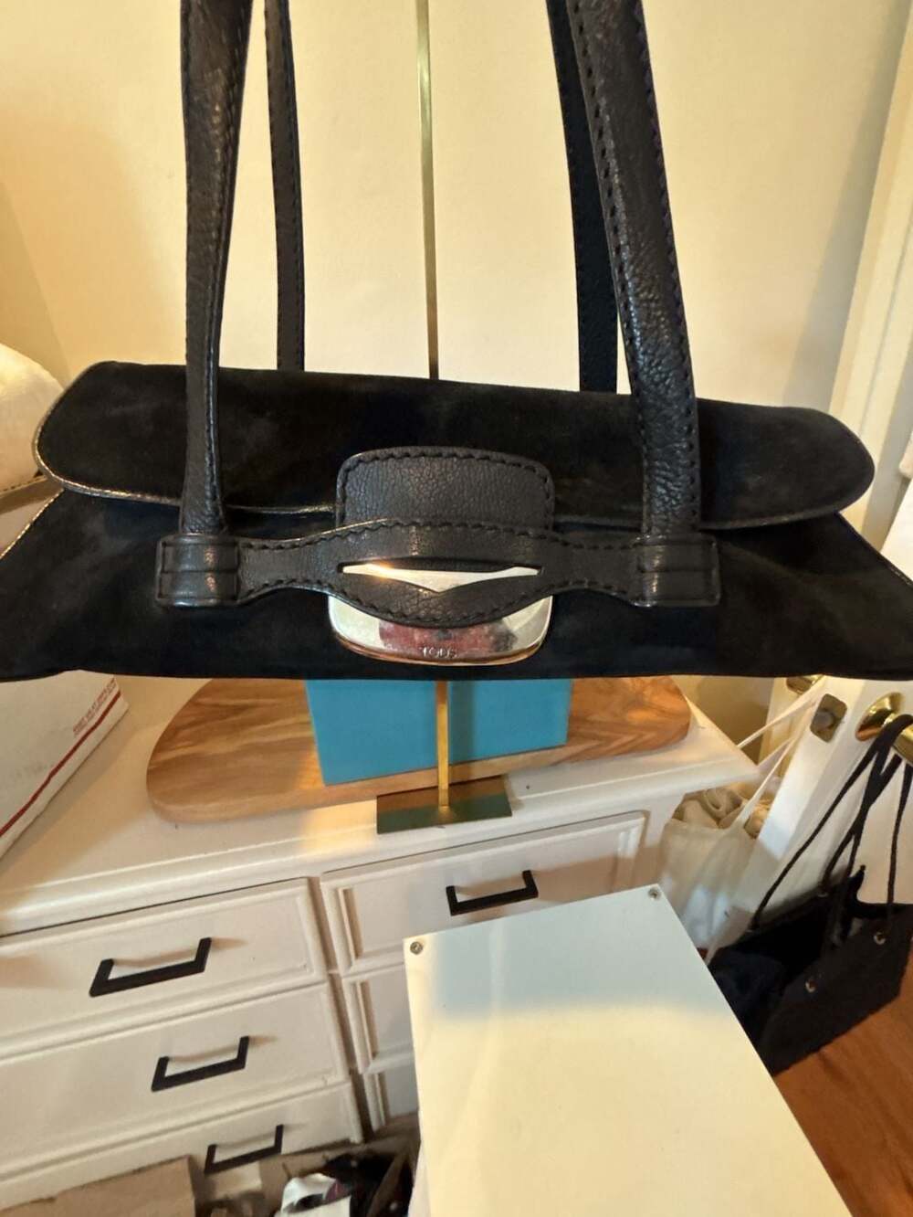 Tod’s Black Leather and Suede handbag - Picture 2 of 7